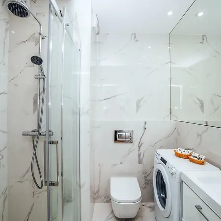 Apartment Pobookowane Chmielna Old Town