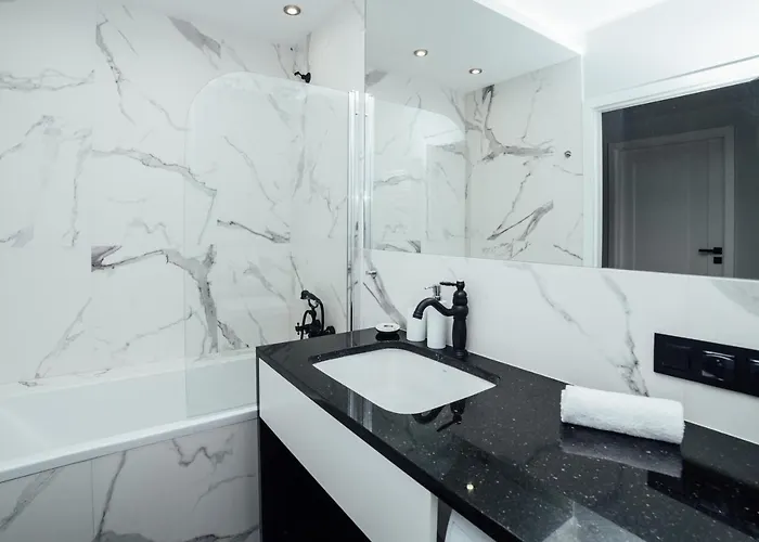 Apartamento Pobookowane Chmielna Old Town *