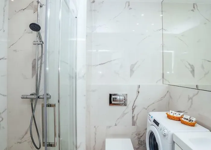 Apartment Pobookowane Chmielna Old Town