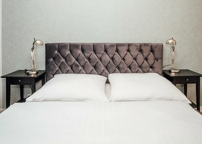 Pobookowane Chmielna Old Town 아파트 *